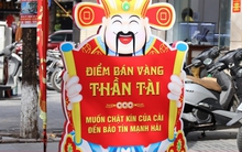 Hà Nội: Trang trí bắt mắt, cửa hàng vàng vẫn vắng vẻ trước ngày vía Thần Tài