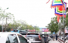 Hỗn loạn dịch vụ trông giữ xe xung quanh các đền, chùa đầu xuân mới