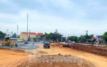 Đại lộ nghìn tỷ ngổn ngang ngày thông xe: Chủ đầu tư nói một đằng, nhà thầu bảo một nẻo