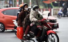 Chùm ảnh: Sinh viên túi to túi bé từ quê lên Hà Nội sau kỳ nghỉ Tết, chuyến này ăn cả tháng chưa hết đồ