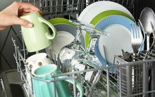 1 sai lầm khi dùng máy rửa bát có thể khiến cả gia đình bạn đối diện với nguy cơ mắc bệnh ung thư