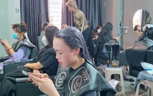 Khách làm tóc ăn Tết quá đông, tiệm tóc mở cửa đến 2 giờ sáng