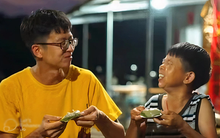 Chàng trai từng đi chăn lợn thuê từ năm lớp 4 và 'ông cụ non' vụt sáng thành ngôi sao trên mạng xã hội: Không cần chiêu trò vẫn lên như diều gặp gió