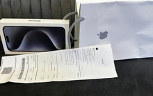 iPhone 15 Pro Max đang 'cháy hàng', vì sao chuyên gia lại cảnh báo bạn đừng vội vàng mua hàng 'xách tay'?