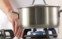 Nhà dùng bếp gas phải biết việc làm chỉ với một cây tăm này: Có thể giúp giảm “kha khá” tiền gas một năm