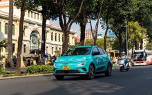 Taxi điện của ông Phạm Nhật Vượng chuẩn bị sang Lào