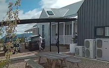 Trúng thưởng ngôi nhà trị giá 66 tỷ VNĐ, cặp đôi chưa kịp mừng đã phải thốt lên "ác mộng", xem camera thêm phẫn nộ