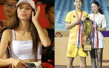 Hội "nóc nhà" cầu thủ khi ra sân: Người tự tin với mặt mộc, người lên đồ như đi tiệc thu hút sự chú ý