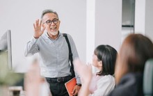 56 tuổi thất nghiệp sau 20 năm cống hiến, tôi cười trong đắng cay: Người già không có ‘cửa’, năm sinh là thứ gì đó rất quan trọng