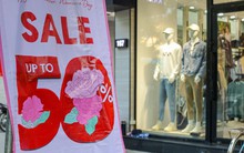 Thời trang, mỹ phẩm đua nhau giảm giá 'sập sàn' chúc mừng ngày 20/10