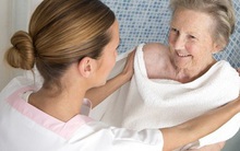 Mấy ngày tắm một lần khi trời lạnh? Câu trả lời cực hữu ích, đặc biệt người già cần lưu tâm 5 ĐIỀU này