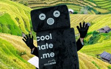 Hãng quần áo nam đứng sau chiến dịch quảng cáo ‘sịp văn phòng xanh’ gây tranh cãi, có thể kiếm 2 tỷ đồng/ngày