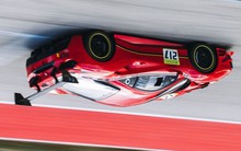 YouTuber chi tiền tỷ thực hiện ước mơ lái xe ngược như “trồng cây chuối”, tính đủ kiểu vẫn thấy bế tắc