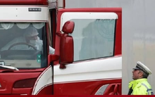 Pháp xét xử 19 bị cáo vụ 39 người Việt chết trong container