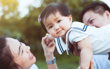 5 điều cha mẹ sớm dạy để trẻ lớn lên thành người tử tế, dù ở đâu cũng được yêu mến