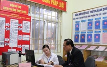 Hà Nội cho 77 cán bộ, viên chức nghỉ hưu trước tuổi, 8 người thôi việc