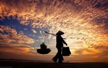 20/10 hết lòng với bạn gái, nhiều người trẻ quên mẹ mình cũng là phụ nữ