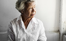 "Nói tôi lừa đảo là xúc phạm đấy": Cụ bà nghe xong lập tức gọi cho ngân hàng - Họ báo 1,8 tỷ mất rồi