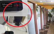 Vừa ra khỏi nhà vệ sinh công cộng, người phụ nữ cảm thấy run rẩy rồi cùng chồng đi báo cảnh sát