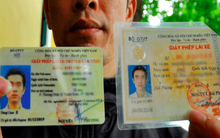 Sắp giảm phí cấp đổi giấy phép lái xe, hộ chiếu trực tuyến