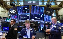 Chứng khoán Mỹ chuyển xanh, Dow Jones tăng gần 250 điểm khi nhiều doanh nghiệp lớn công bố BCTC