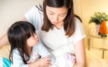 Những em bé thời hiện đại chậm nói có thể vì cha mẹ đã làm 3 điều này