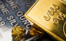 Giá vàng tiếp tục giảm, nhà đầu tư có nên mua vào?