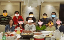 11 người trong bức ảnh đều có 1 điểm chung đáng ngưỡng mộ, nhưng câu chuyện phía sau mới gây tranh cãi