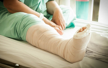 Tập thể dục theo cách này, người đàn ông suýt làm hỏng 2 chân, bác sĩ: “Nếu gặp triệu chứng này, dừng tập ngay”