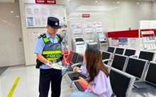 Mặc công an liên tục cảnh báo, người phụ nữ mất gần 70 triệu đồng vẫn không tin mình vừa bị lừa đảo: "Để tôi chuyển khoản cho các anh xem”