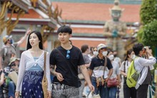 Năm 2024: Nền kinh tế lớn thứ hai Đông Nam Á tăng trưởng chậm, Việt Nam vào top tăng cao nhất thế giới