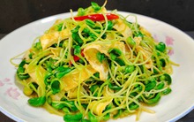 Trứng xào với một nguyên liệu ăn lạ miệng, bổ dưỡng, cung cấp nguồn canxi và kali dồi dào