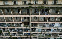 Nhìn gần ký túc xá xuống cấp nghiêm trọng, đe dọa an toàn bệnh viện ở TPHCM