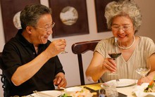 Tôi 66 tuổi, trước đây là sếp, lương hưu 30 triệu đồng vẫn khánh kiệt vì bị lừa: Có 3 ĐIỀU ngốc đừng nên làm!