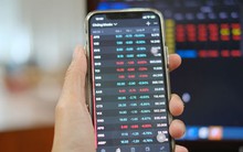 Tỉ giá lại gây áp lực lên chứng khoán