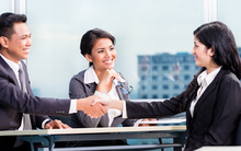 “Tôi và anh đi công tác nhưng chỉ còn đúng một phòng, anh sẽ làm gì?”- Ứng viên nhanh trí trả lời, được tuyển thẳng