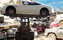 Bên trong “nghĩa địa siêu xe” tại quốc gia xa hoa nhất: Từ Rolls Royce đến Lamborghini, hàng nghìn tỷ bị thiêu đốt, mục nát trong câm lặng