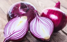 Ăn hành sống để chống ung thư, nửa năm sau sức khỏe người phụ nữ 52 tuổi biến chuyển bất ngờ