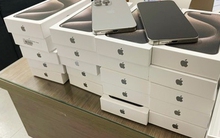 Cơ quan chức năng siết chặt, người buôn iPhone 15 hàng xách tay hết đường làm ăn?