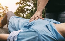 MC nổi tiếng qua đời đột ngột vì 1 thói quen độc hại khi tập thể dục: Chuyên gia cảnh báo sai lầm chí mạng!