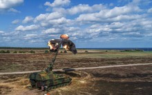 Châu Âu cần hơn 14 năm sản xuất bù lại Ukraine bắn 20 nghìn đạn pháo/ngày