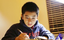 Nếu mỗi ngày bạn kiên trì yêu cầu con làm 3 việc này trước khi đi ngủ, trở thành học sinh giỏi không khó