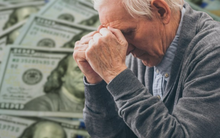 Cố vấn tài chính lừa cụ ông U70 đầu tư ‘đảm bảo lãi’ để cuỗm sạch gần 1,5 tỷ đồng tiền tiết kiệm 40 năm, cái kết ai nghe cũng hả dạ