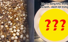Nhanh nhảu giúp mẹ người yêu bóc trứng để làm món thịt kho trứng, cô gái "nghẹn lời" vì kết quả của chính mình
