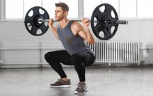 Tiến sĩ Anh 66 tuổi có cột sống như người 25 nhờ 1 bài tập 2 phút: Không cần đến phòng tập hay dụng cụ