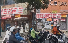 Hết thời ‘đẻ trứng vàng’, nhà mặt phố thi nhau rao bán