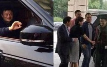 Sợ xa cách với các bạn khi tham gia họp lớp, tỷ phú Jack Ma làm một hành động khiến ai cũng nể phục