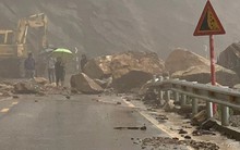 Quốc lộ 8A sạt lở nghiêm trọng, cấm đường lên Cửa khẩu Cầu Treo