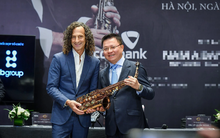 Vừa tặng kèn saxophone đấu giá, huyền thoại “triệu bản” Kenny G bật mí thêm một món quà khiến người hâm mộ Việt “nóng lòng” chờ mong