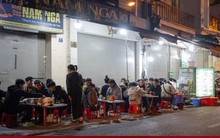 Hà Nội chuyển rét, quán ăn vỉa hè đông nghẹt khách từ sáng sớm đến đêm khuya